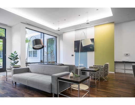 320 D St, South Boston