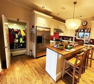 42 Holbrook St, Jamaica Plain