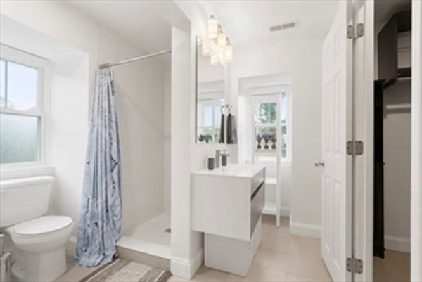 62 Perrin St, Roxbury