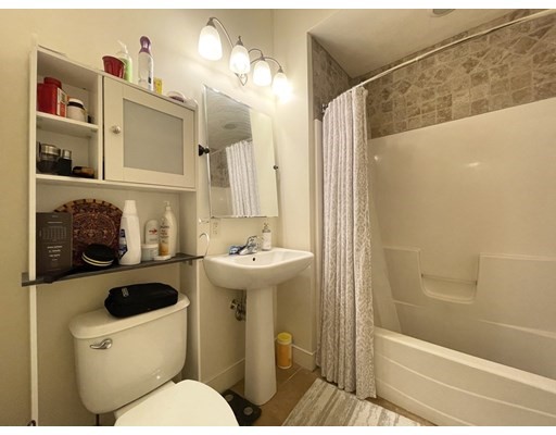 9 Gardner St, Allston