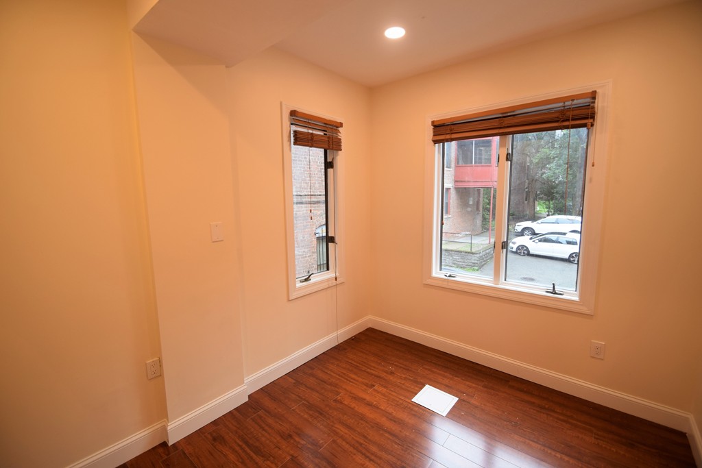 1203 Beacon St, Coolidge Corner