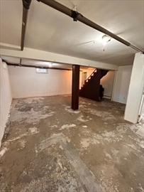 35 Leonard St, Dedham