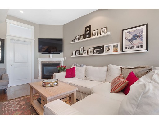 514 1/2 3rd St, South Boston