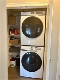 966 Hyde Park Ave, Hyde Park