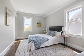 84 Sunnyside St, Hyde Park