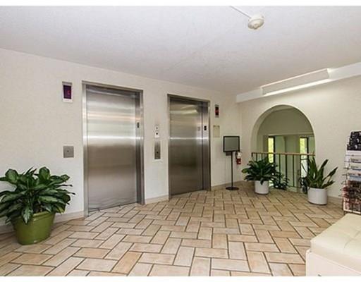 1731 Beacon, Washington Square