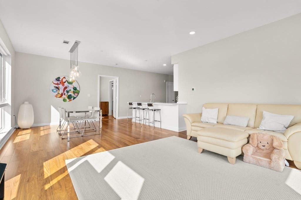 3531 Washington St, Jamaica Plain