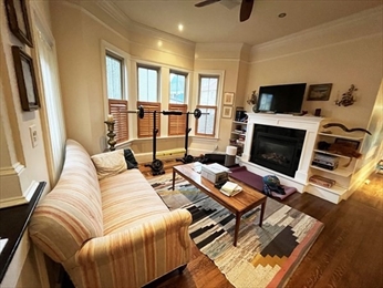 42 Holbrook St, Jamaica Plain