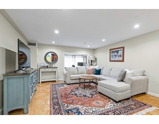 357 Commercial St, Waterfront