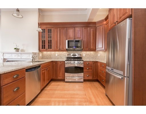 35 Fairfield St, Back Bay