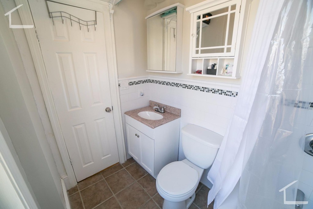 26 Pinckney St, East Somerville