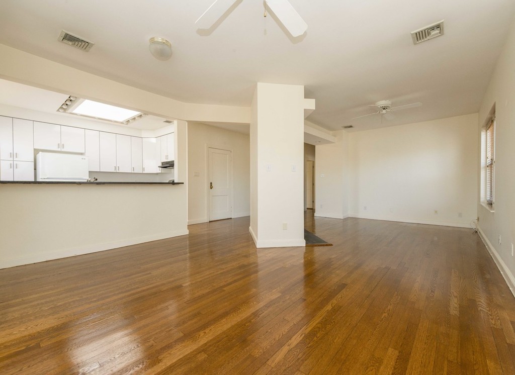 344 Harvard St, Coolidge Corner