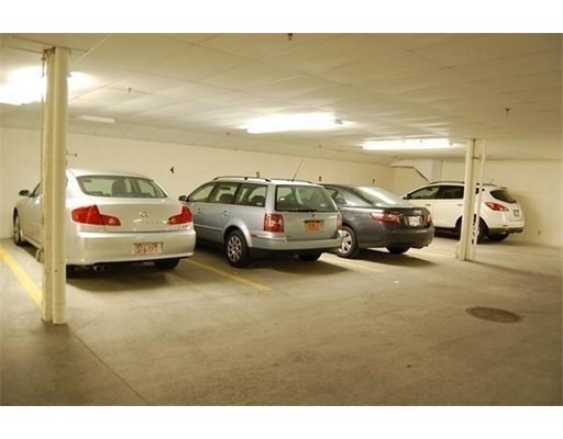 9 Gardner St, Allston