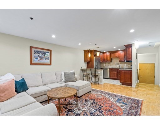 357 Commercial St, Waterfront