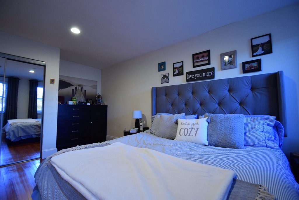 191 Winthrop Rd, Washington Square