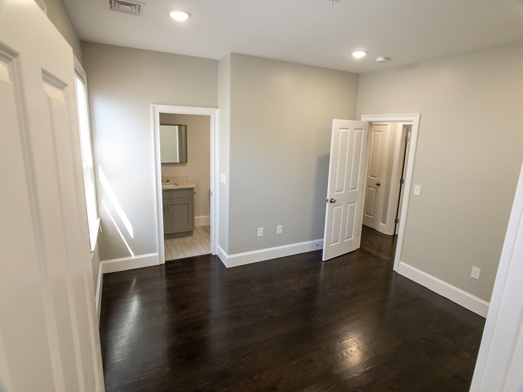 27 Tower St, Jamaica Plain