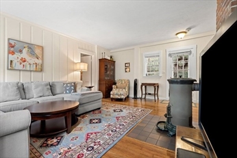 956 Blue Hill Ave, Milton