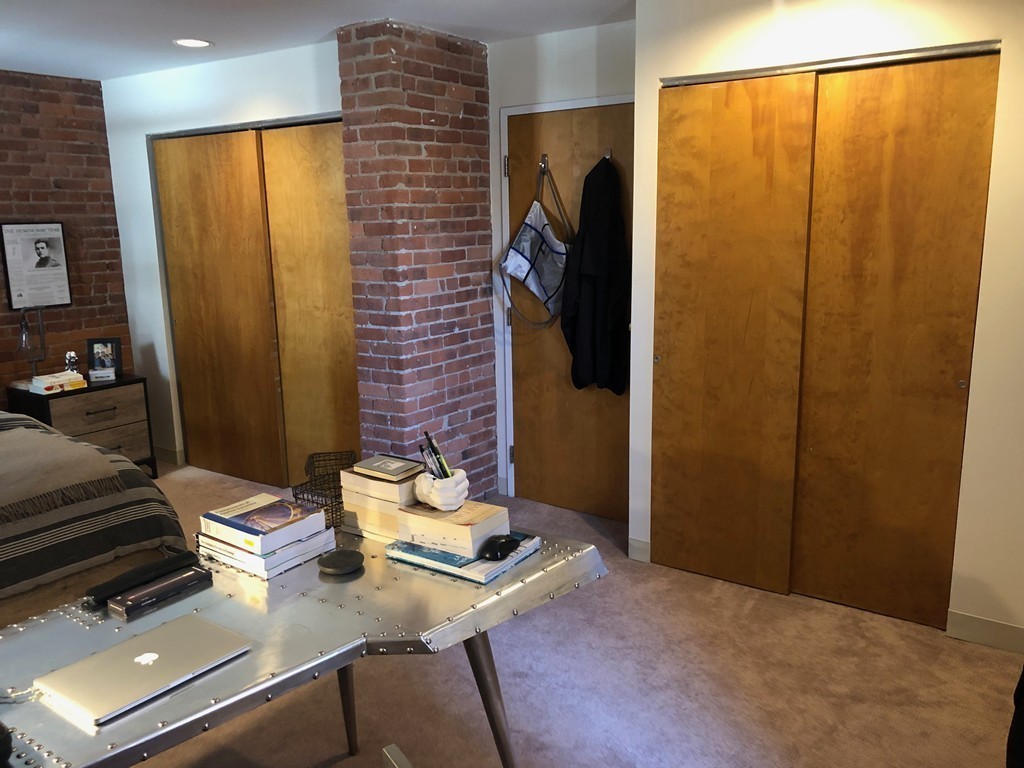 103 Gainsborough St, Fenway