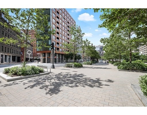 99 105 Broad St, Waterfront