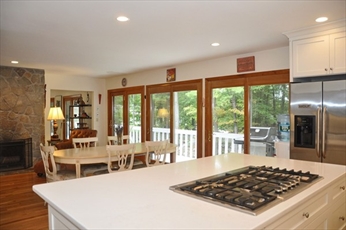 4 Crestview Ln, Milton