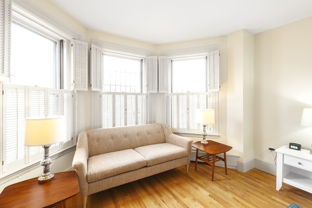 387 Commonwealth Ave, Back Bay