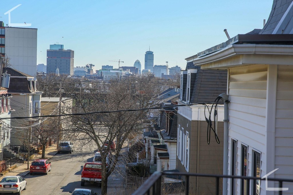 26 Pinckney St, East Somerville