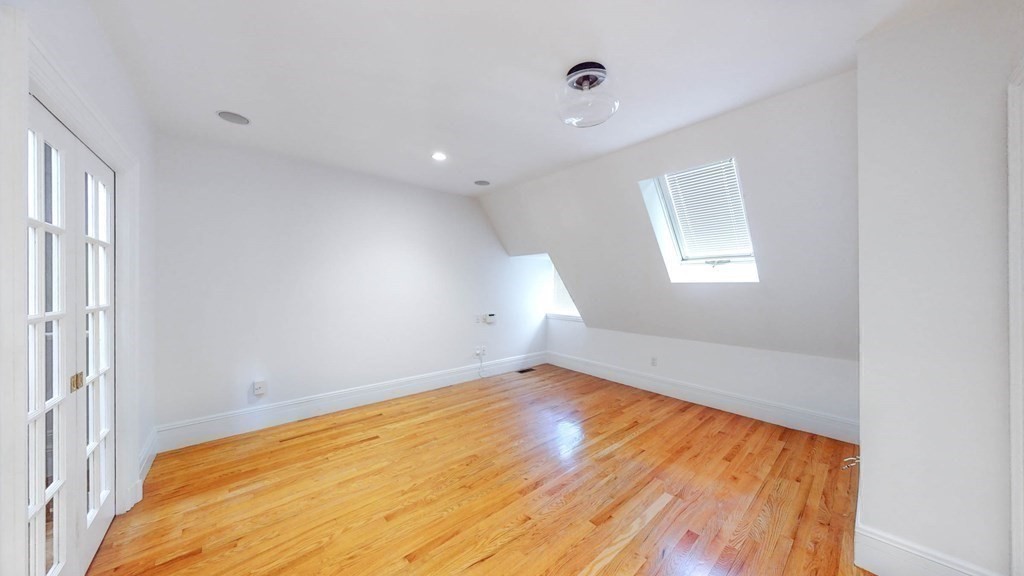 354 Tappan St, Washington Square