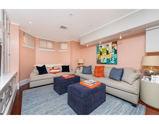 340 Marlborough St, Back Bay