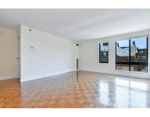 28 Exeter St, Back Bay