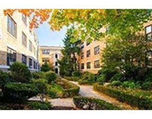 411 Washington St, Brookline Village