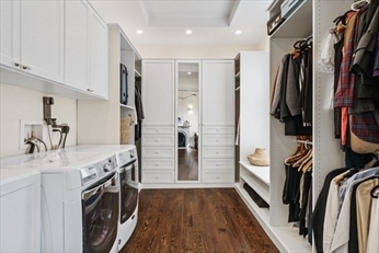 57 Monmouth St, Longwood