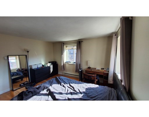 39 Englewood Ave, Brighton