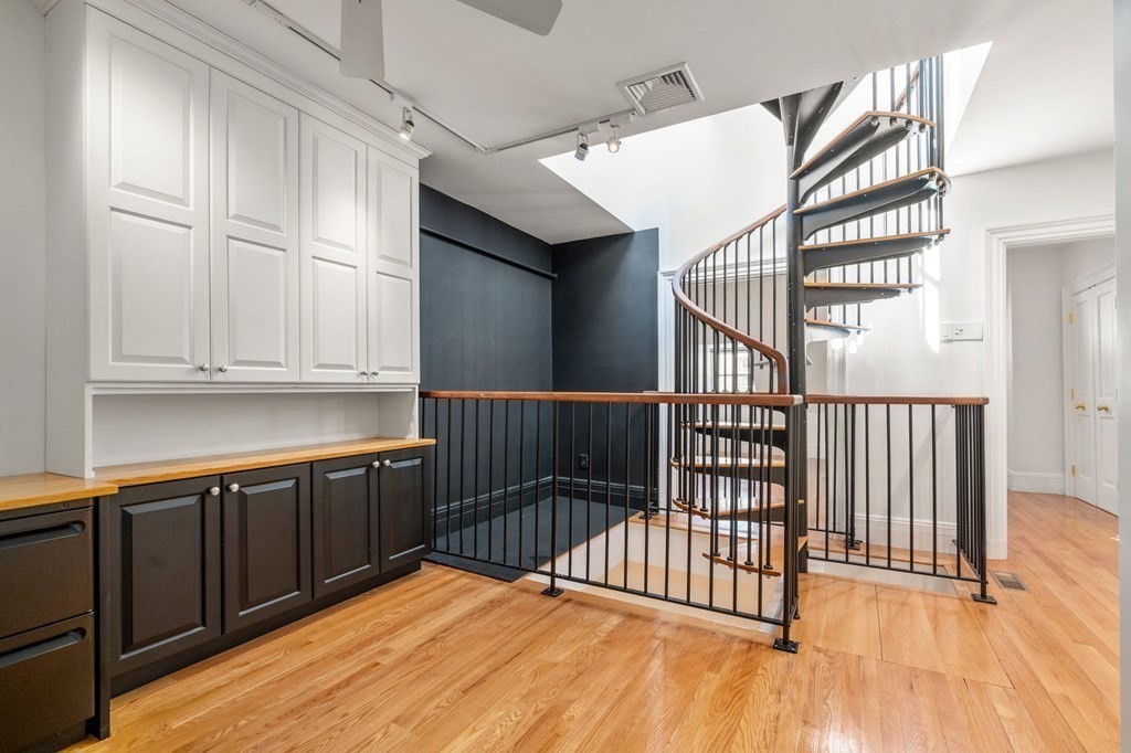 354 Tappan St, Washington Square