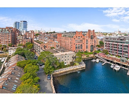 357 Commercial St, Waterfront