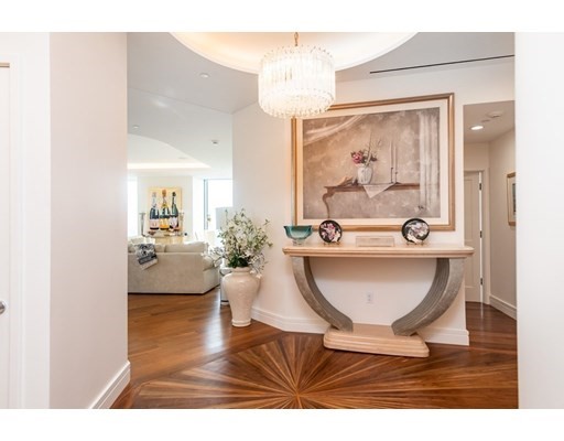 1 Dalton St, Back Bay