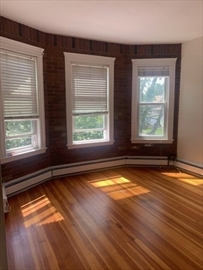 62 Warren Ave, Milton