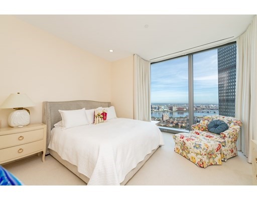 1 Dalton St, Back Bay