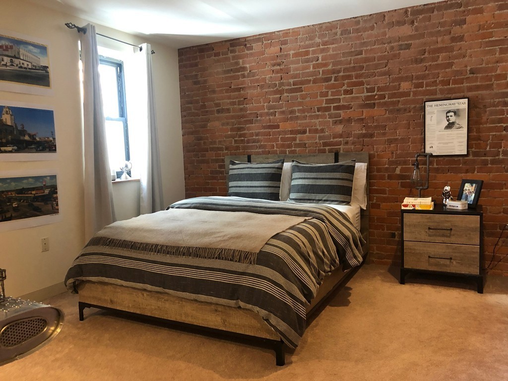 103 Gainsborough St, Fenway