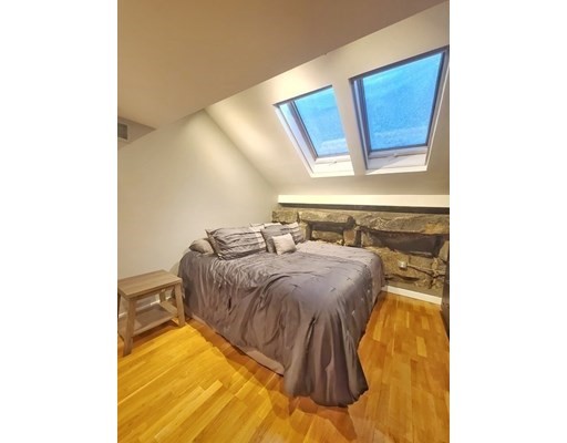 99 105 Broad St, Waterfront