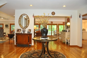 4 Crestview Ln, Milton