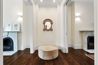 57 Monmouth St, Longwood