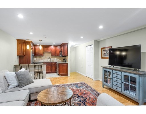 357 Commercial St, Waterfront