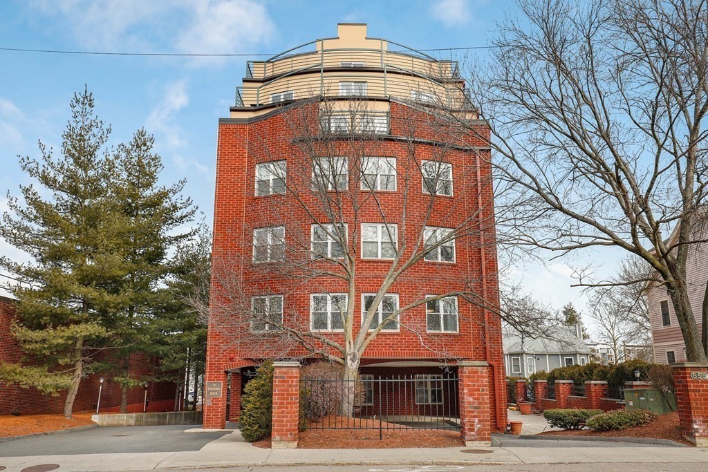 655 Concord Ave, West Cambridge