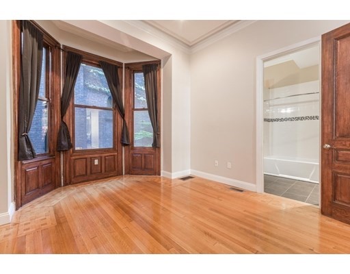 35 Fairfield St, Back Bay