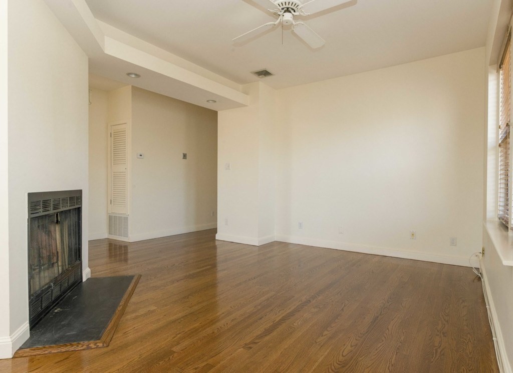 344 Harvard St, Coolidge Corner