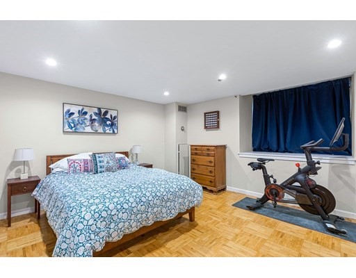 357 Commercial St, Waterfront