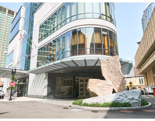 1 Dalton St, Back Bay