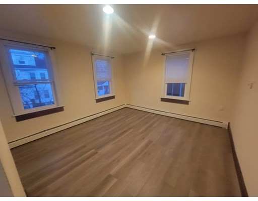 22 Holmes St, Malden