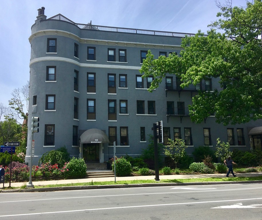 100 Riverway, Fenway