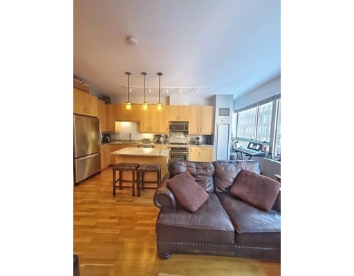 99 105 Broad St, Waterfront